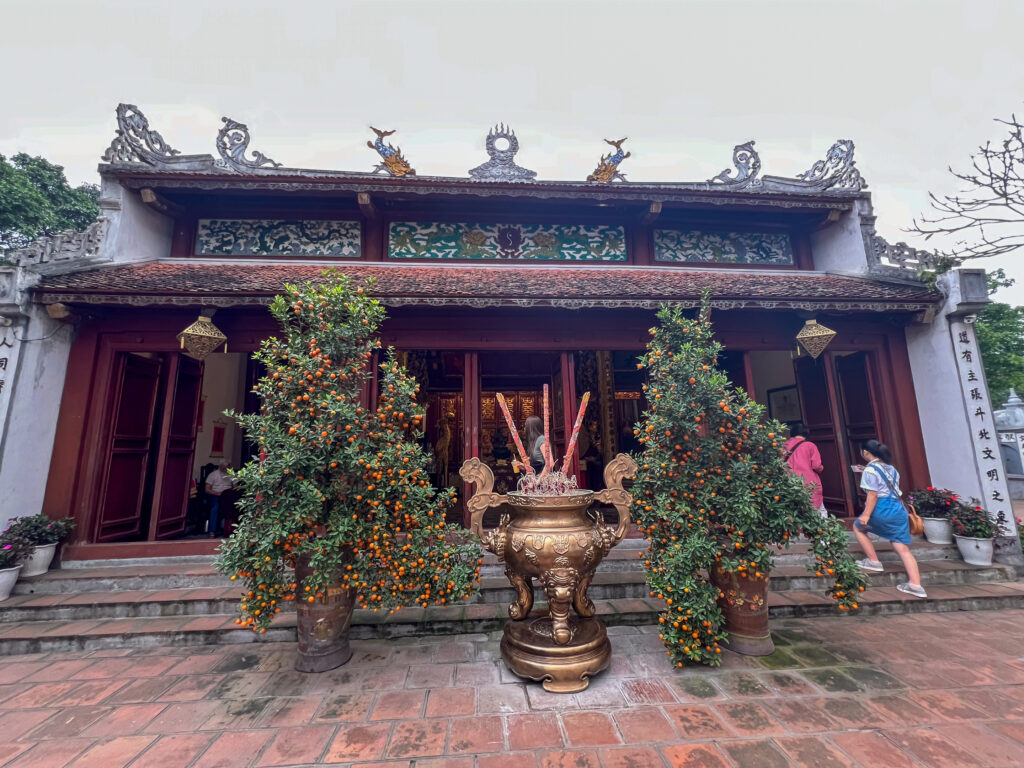 Ngoc Son Temple