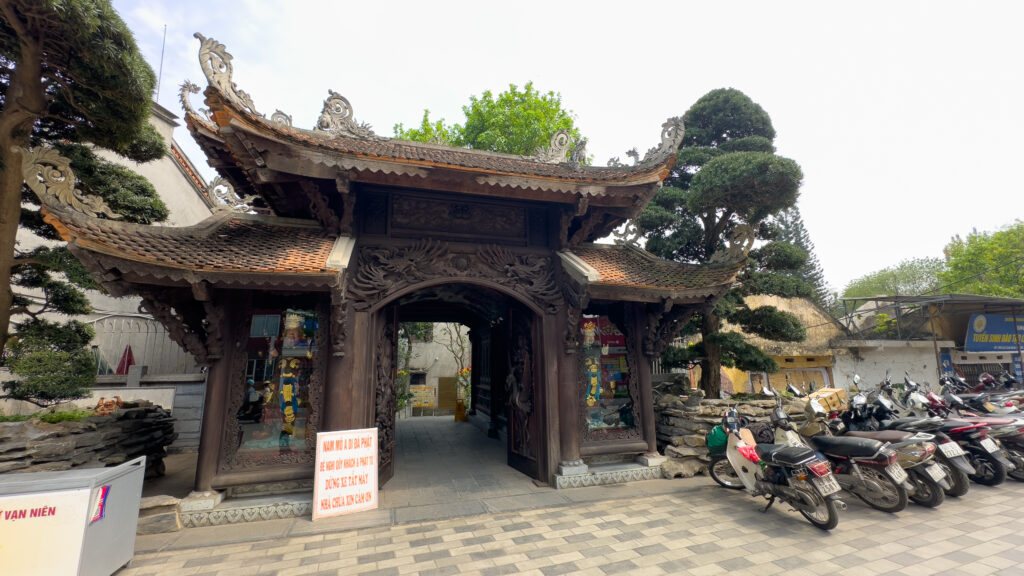Van Nien pagoda